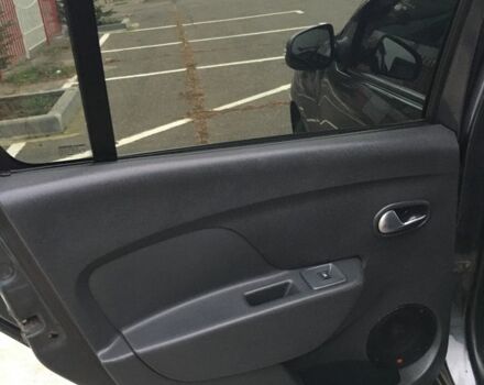 Серый Рено Логан, объемом двигателя 1.5 л и пробегом 229 тыс. км за 12500 $, фото 7 на Automoto.ua