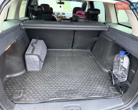 Рено Логан 2019 в Киеве на Automoto.ua Серый Рено Логан, объемом двигателя 1.46 л и пробегом 225 тыс. км за 14000 $, фото 20 на Automoto.ua