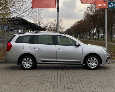 Серый Рено Логан, объемом двигателя 1.46 л и пробегом 38 тыс. км за 12800 $, фото 3 на Automoto.ua