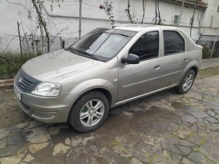 Серый Рено Логан, объемом двигателя 1.4 л и пробегом 169 тыс. км за 3083 $, фото 1 на Automoto.ua