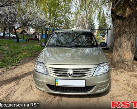 Серый Рено Логан, объемом двигателя 1.4 л и пробегом 301 тыс. км за 4000 $, фото 1 на Automoto.ua