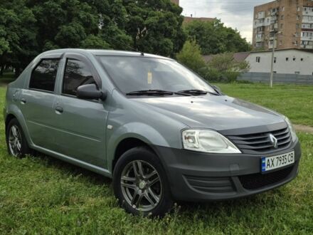 Рено Логан 2009 у Харкові на Automoto.ua Сірий Рено Логан, об'ємом двигуна 1.4 л та пробігом 174 тис. км за 5000 $, фото 1 на Automoto.ua