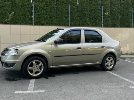 Серый Рено Логан, объемом двигателя 1.6 л и пробегом 182 тыс. км за 5550 $, фото 1 на Automoto.ua