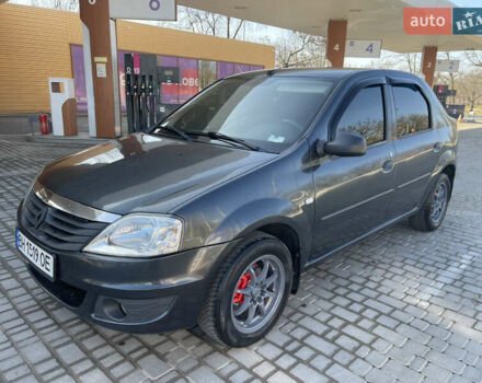 Серый Рено Логан, объемом двигателя 1.39 л и пробегом 225 тыс. км за 3700 $, фото 1 на Automoto.ua