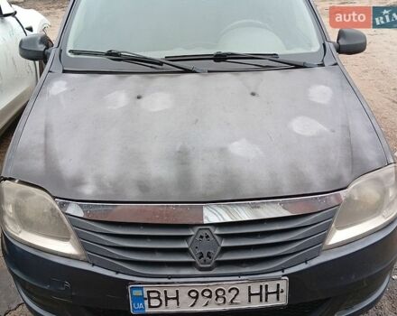 Серый Рено Логан, объемом двигателя 1.4 л и пробегом 350 тыс. км за 1000 $, фото 1 на Automoto.ua