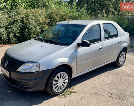 Сірий Рено Логан, об'ємом двигуна 1.39 л та пробігом 331 тис. км за 3800 $, фото 1 на Automoto.ua