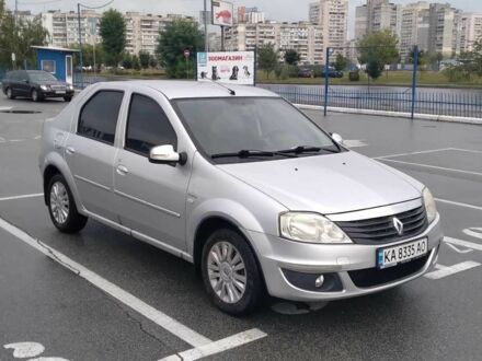 Рено Логан 2011 в Киеве на Automoto.ua Серый Рено Логан, объемом двигателя 1.6 л и пробегом 199 тыс. км за 5962 $, фото 1 на Automoto.ua