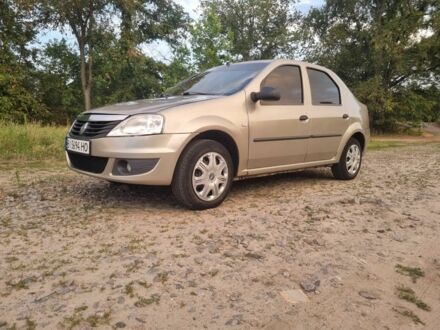Рено Логан 2012 в Полтаве на Automoto.ua Серый Рено Логан, объемом двигателя 1.5 л и пробегом 280 тыс. км за 4200 $, фото 1 на Automoto.ua