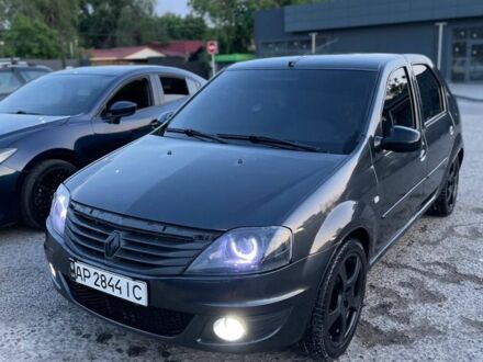 Рено Логан 2012 в Запорожье на Automoto.ua Серый Рено Логан, объемом двигателя 1.5 л и пробегом 75 тыс. км за 4500 $, фото 1 на Automoto.ua