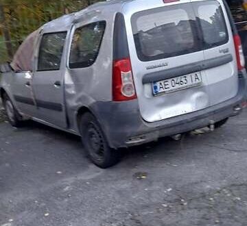 Серый Рено Логан, объемом двигателя 1.6 л и пробегом 119 тыс. км за 3200 $, фото 1 на Automoto.ua