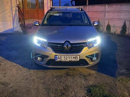 Рено Логан 2019 в Днепре (Днепропетровске) на Automoto.ua Серый Рено Логан, объемом двигателя 1.5 л и пробегом 31 тыс. км за 14000 $, фото 1 на Automoto.ua