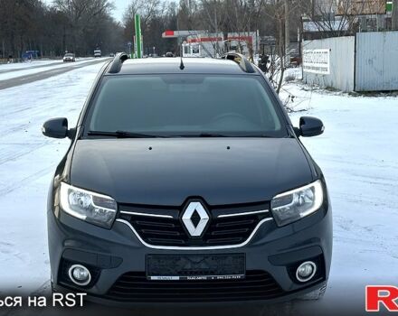 Серый Рено Логан, объемом двигателя 1.5 л и пробегом 6400 тыс. км за 10800 $, фото 1 на Automoto.ua