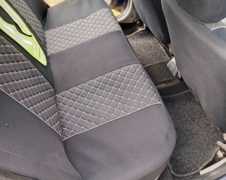 Синій Рено Логан, об'ємом двигуна 1.4 л та пробігом 256 тис. км за 2800 $, фото 5 на Automoto.ua