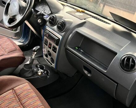 Синий Рено Логан, объемом двигателя 1.6 л и пробегом 340 тыс. км за 3400 $, фото 7 на Automoto.ua
