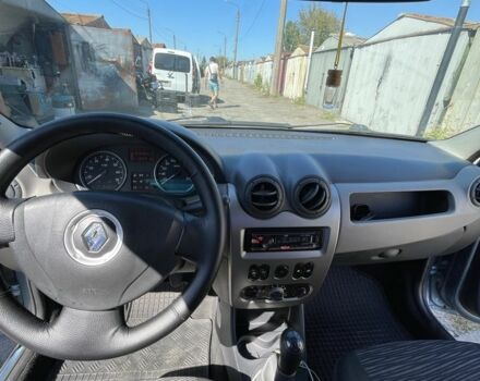 Синий Рено Логан, объемом двигателя 1.6 л и пробегом 373 тыс. км за 3500 $, фото 14 на Automoto.ua