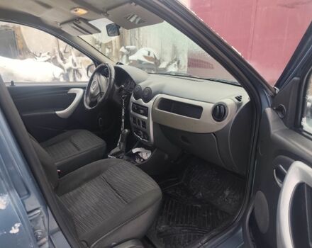 Синій Рено Логан, об'ємом двигуна 1.6 л та пробігом 300 тис. км за 3200 $, фото 5 на Automoto.ua