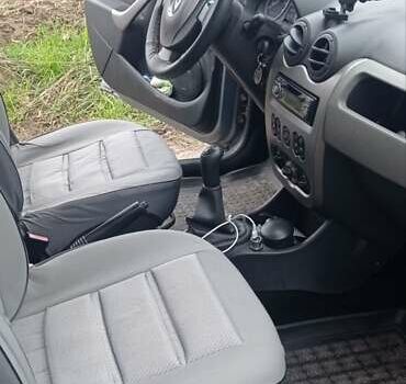 Синий Рено Логан, объемом двигателя 1.39 л и пробегом 267 тыс. км за 4300 $, фото 37 на Automoto.ua