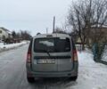 Синій Рено Логан, об'ємом двигуна 1.6 л та пробігом 513 тис. км за 3750 $, фото 4 на Automoto.ua
