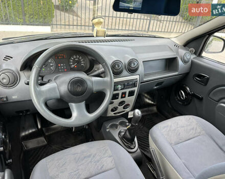 Синий Рено Логан, объемом двигателя 1.6 л и пробегом 260 тыс. км за 5750 $, фото 11 на Automoto.ua