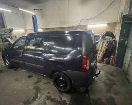 Синій Рено Логан, об'ємом двигуна 1.6 л та пробігом 362 тис. км за 2800 $, фото 3 на Automoto.ua