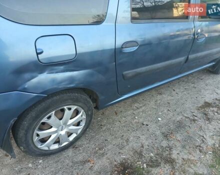 Синий Рено Логан, объемом двигателя 1.6 л и пробегом 112 тыс. км за 5200 $, фото 5 на Automoto.ua