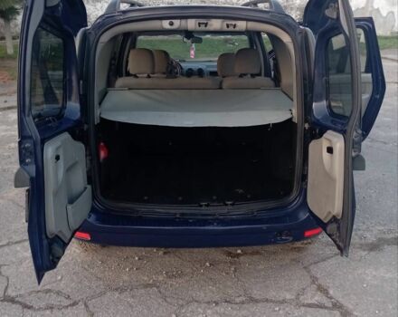 Синий Рено Логан, объемом двигателя 1 л и пробегом 257 тыс. км за 5650 $, фото 6 на Automoto.ua