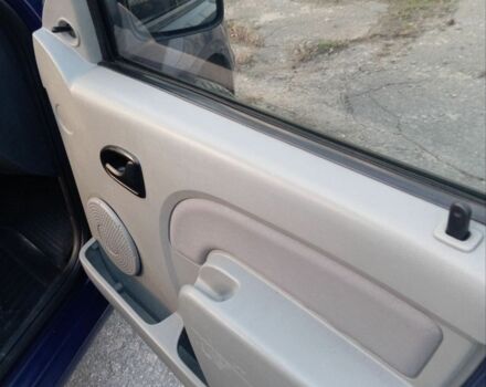 Синий Рено Логан, объемом двигателя 1 л и пробегом 257 тыс. км за 5650 $, фото 3 на Automoto.ua