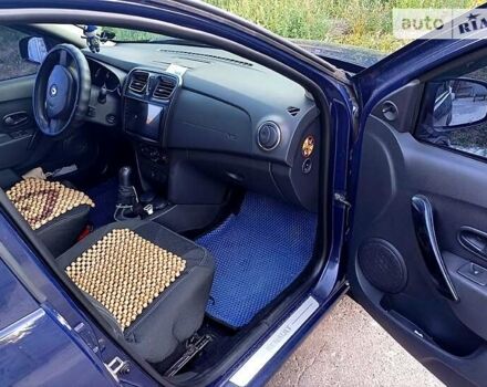 Синій Рено Логан, об'ємом двигуна 1.6 л та пробігом 235 тис. км за 7000 $, фото 2 на Automoto.ua