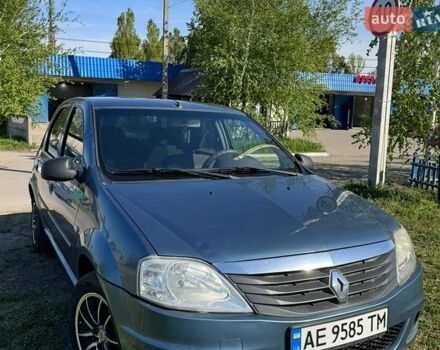 Синий Рено Логан, объемом двигателя 1.6 л и пробегом 400 тыс. км за 3400 $, фото 1 на Automoto.ua