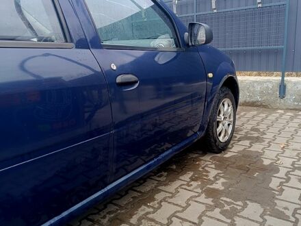Рено Логан 2010 у Чернігові на Automoto.ua Синій Рено Логан, об'ємом двигуна 1.4 л та пробігом 514 тис. км за 2100 $, фото 1 на Automoto.ua