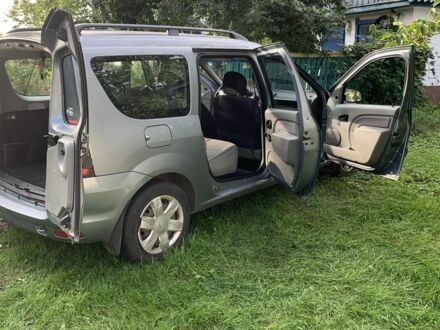 Синий Рено Логан, объемом двигателя 1.6 л и пробегом 183 тыс. км за 4300 $, фото 1 на Automoto.ua