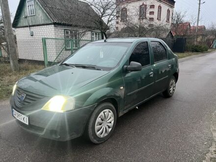 Зеленый Рено Логан, объемом двигателя 1.4 л и пробегом 305 тыс. км за 2300 $, фото 1 на Automoto.ua