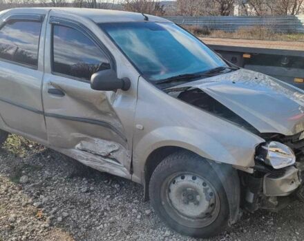 Зеленый Рено Логан, объемом двигателя 1.5 л и пробегом 190 тыс. км за 2500 $, фото 1 на Automoto.ua