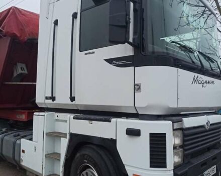 Белый Рено Магнум, объемом двигателя 12 л и пробегом 1000 тыс. км за 18500 $, фото 9 на Automoto.ua