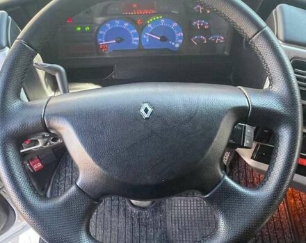 Белый Рено Магнум, объемом двигателя 11.93 л и пробегом 1 тыс. км за 15000 $, фото 12 на Automoto.ua