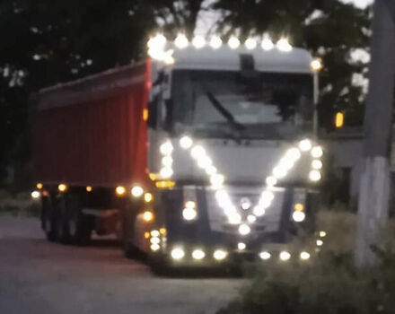 Белый Рено Магнум, объемом двигателя 12.78 л и пробегом 1000 тыс. км за 5000 $, фото 6 на Automoto.ua