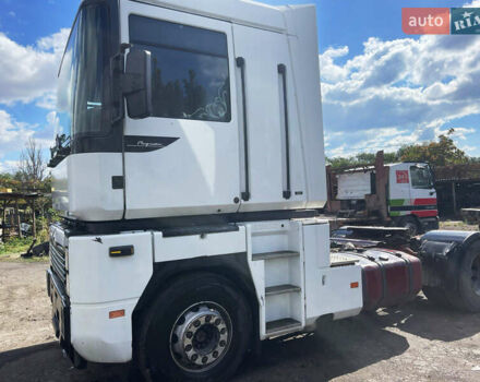 Белый Рено Магнум, объемом двигателя 11.9 л и пробегом 995 тыс. км за 4100 $, фото 3 на Automoto.ua