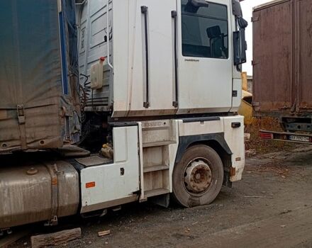 Белый Рено Магнум, объемом двигателя 12 л и пробегом 1000 тыс. км за 3500 $, фото 4 на Automoto.ua