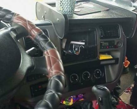 Белый Рено Магнум, объемом двигателя 11.93 л и пробегом 1000 тыс. км за 8000 $, фото 2 на Automoto.ua