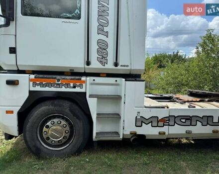 Белый Рено Магнум, объемом двигателя 0 л и пробегом 300 тыс. км за 6300 $, фото 2 на Automoto.ua