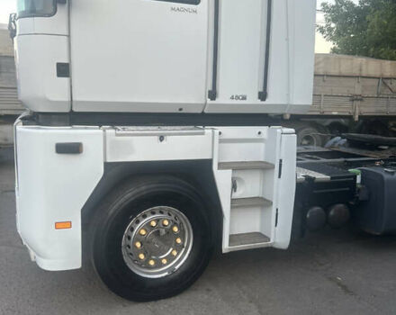 Белый Рено Магнум, объемом двигателя 11.93 л и пробегом 990 тыс. км за 7800 $, фото 7 на Automoto.ua