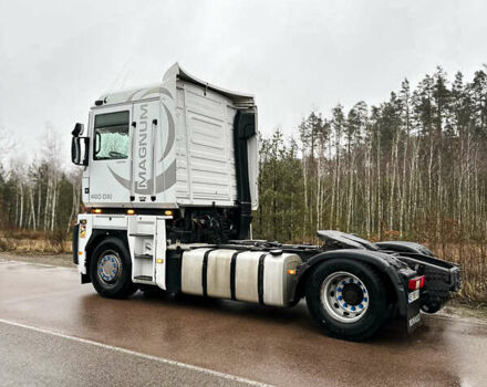 Белый Рено Магнум, объемом двигателя 12.78 л и пробегом 1 тыс. км за 9200 $, фото 5 на Automoto.ua