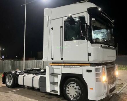 Белый Рено Магнум, объемом двигателя 12.78 л и пробегом 775 тыс. км за 10700 $, фото 3 на Automoto.ua