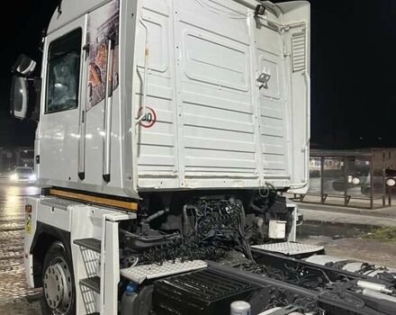 Белый Рено Магнум, объемом двигателя 12.78 л и пробегом 775 тыс. км за 10700 $, фото 9 на Automoto.ua