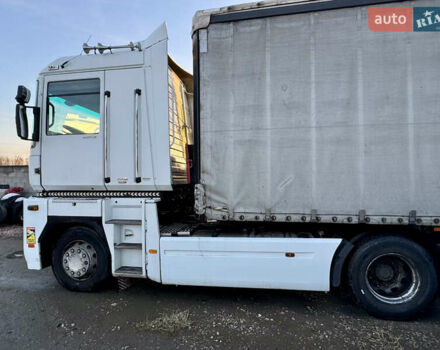 Белый Рено Магнум, объемом двигателя 12.78 л и пробегом 990 тыс. км за 12000 $, фото 31 на Automoto.ua