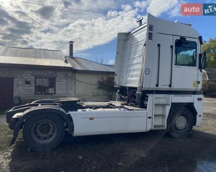 Белый Рено Магнум, объемом двигателя 12.78 л и пробегом 210 тыс. км за 10000 $, фото 3 на Automoto.ua