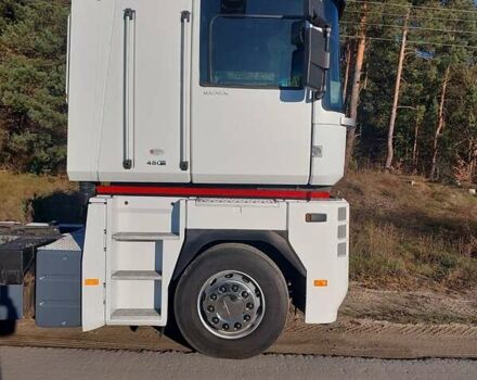 Белый Рено Магнум, объемом двигателя 0 л и пробегом 200 тыс. км за 11400 $, фото 9 на Automoto.ua
