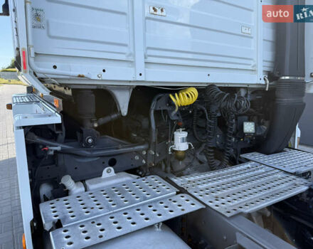 Белый Рено Магнум, объемом двигателя 12.7 л и пробегом 852 тыс. км за 17500 $, фото 13 на Automoto.ua