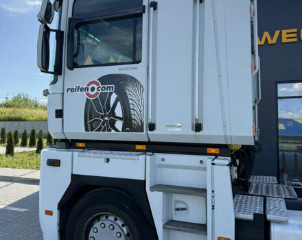 Белый Рено Магнум, объемом двигателя 12.7 л и пробегом 852 тыс. км за 17500 $, фото 12 на Automoto.ua