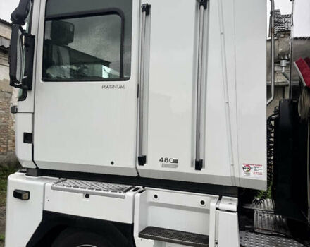 Белый Рено Магнум, объемом двигателя 12.9 л и пробегом 1 тыс. км за 21700 $, фото 6 на Automoto.ua